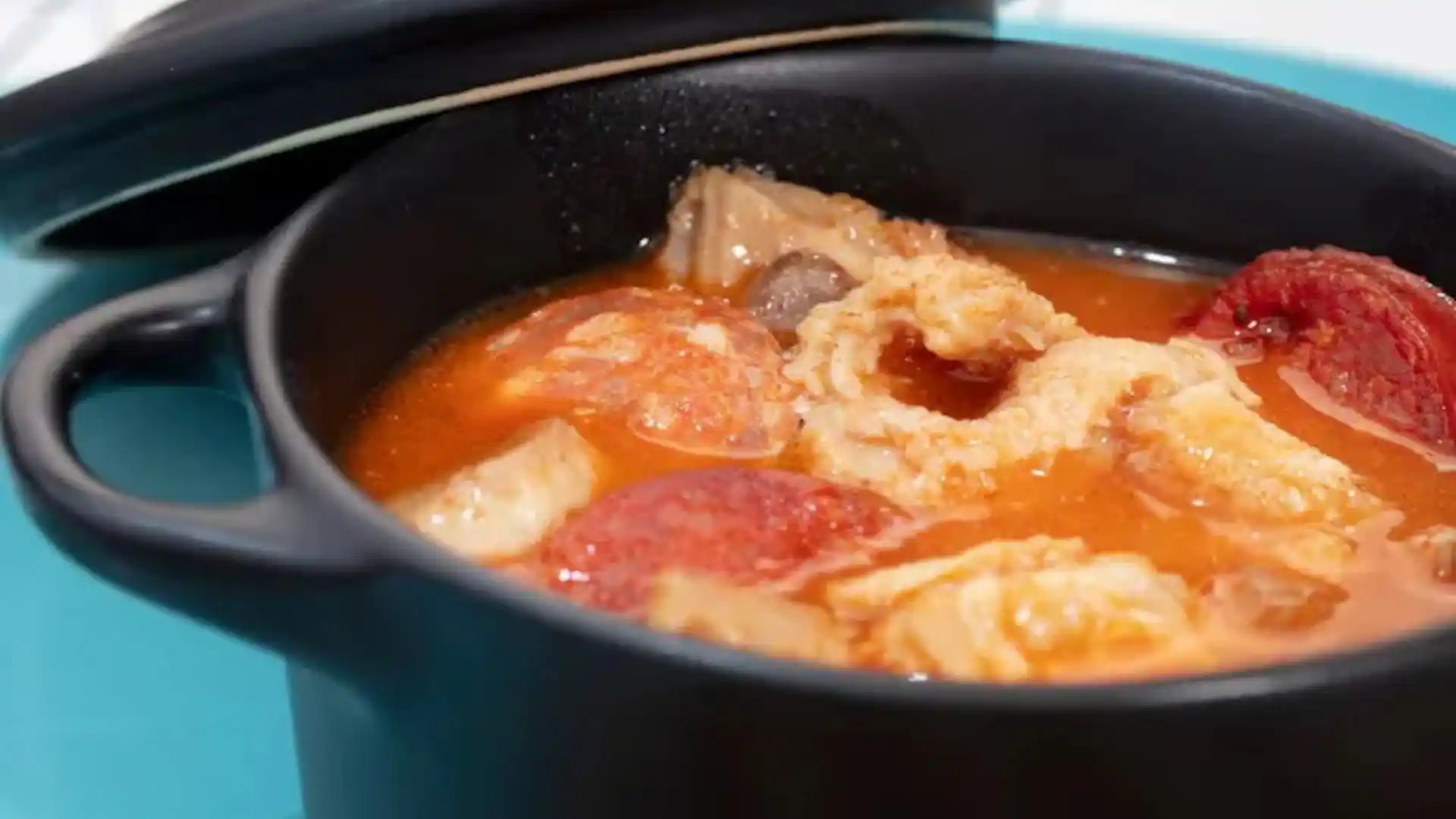 Plato de comida típico asturiano